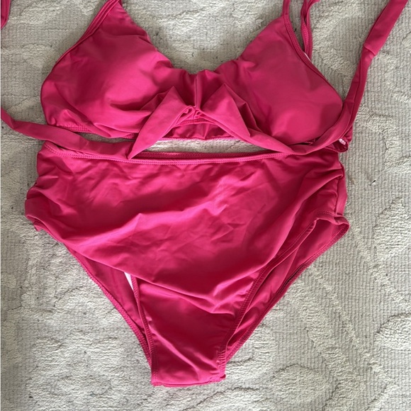 Bathing suits - Picture 2 of 12